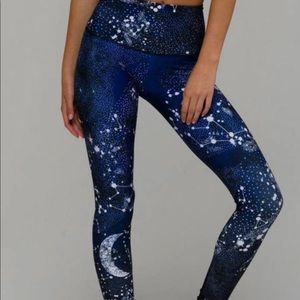 Onzie High Rise Graphic Legging: size S/M